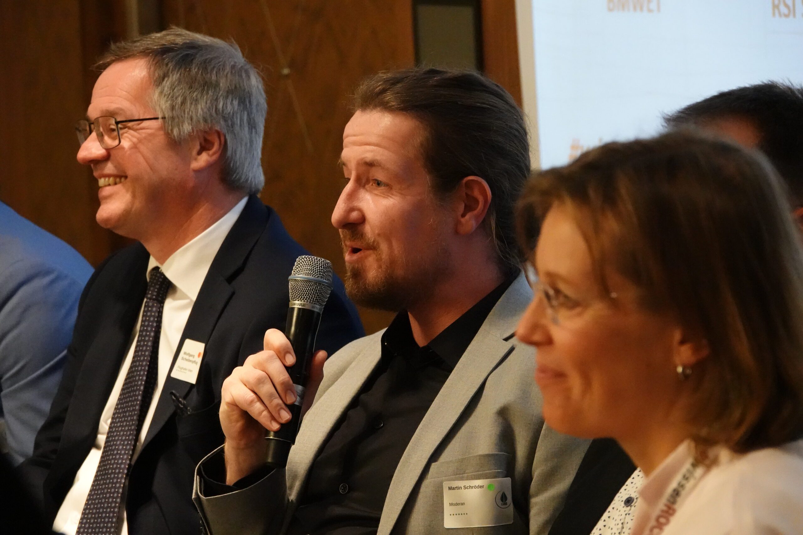 Martin speaking at the 16th Annual Green and Blue Building Conference talking about energy transition and digitalization in commercial property management